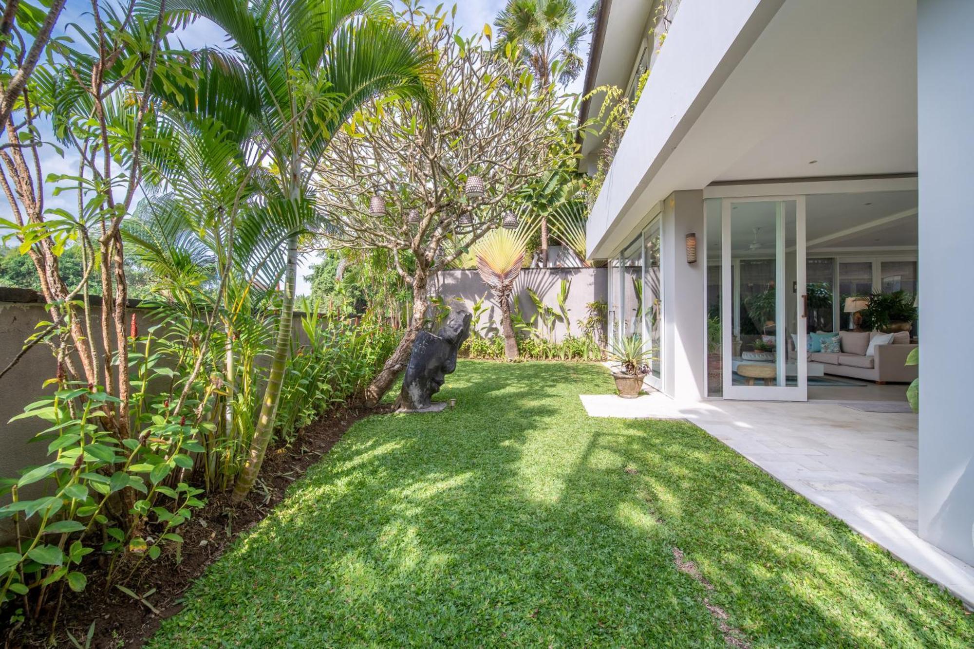 Villa Sunsara 4 - Enchanting 4Br Villa In A Great Location Canggu Extérieur photo
